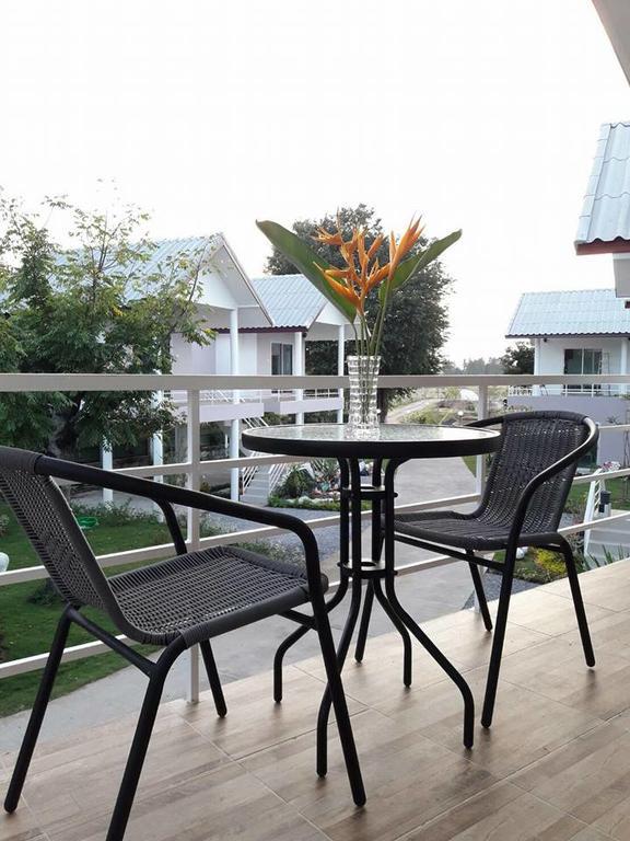 Baan Suan Geb Tawan Hotel Lopburi Luaran gambar